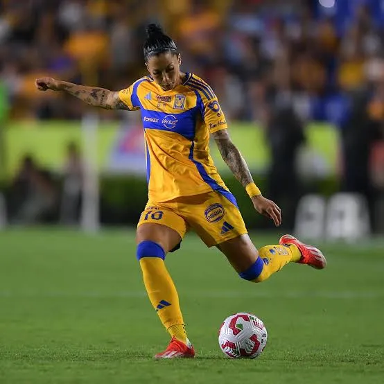 Zoe Flores Reyes